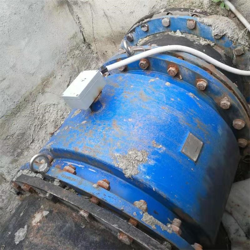 室外、井下污水測量電磁流量計安裝現場